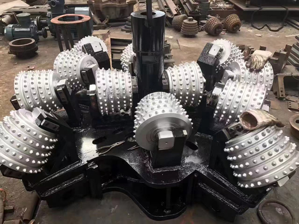 反井鉆機(jī)開(kāi)孔鉆進(jìn) 反井鉆機(jī)開(kāi)孔鉆進(jìn)